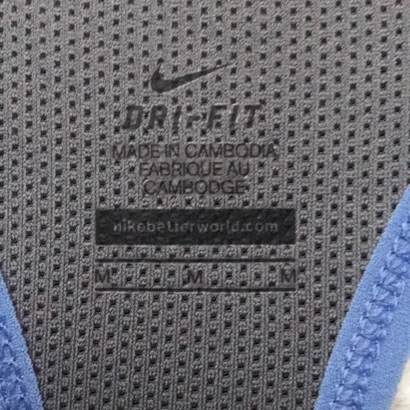 NWOT Nike Sport Tank with built in bra SzMED - Picture 3 of 8